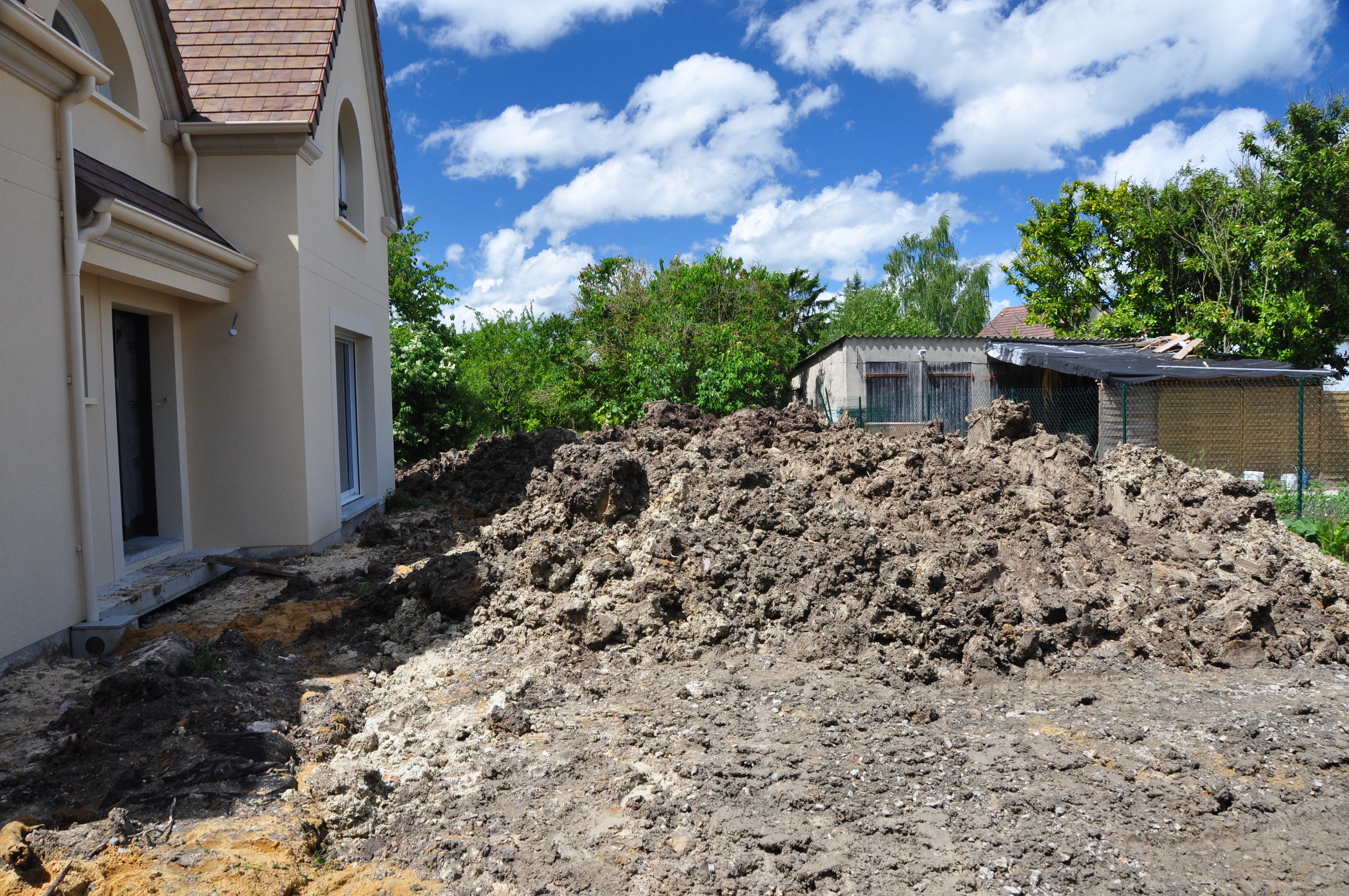 Remblaiement autour de la construction